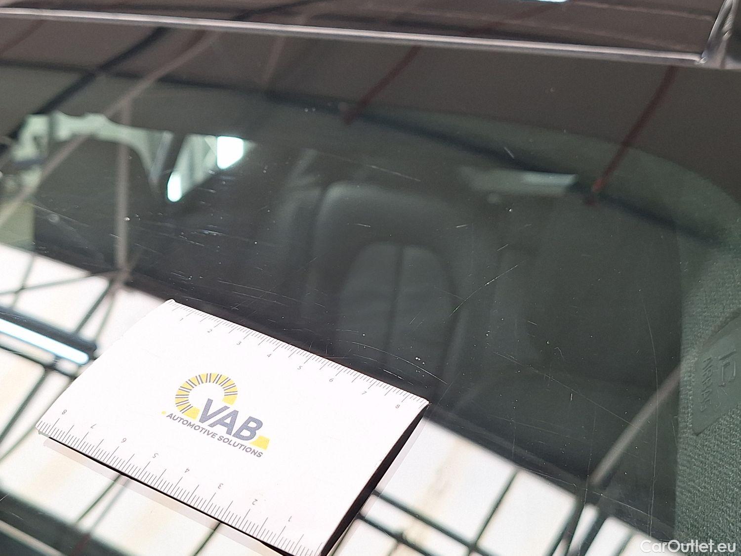  Volvo  XC 40 Volvo, XC40 '17, Volvo XC40 T3 Geartronic R-Design 5d #86