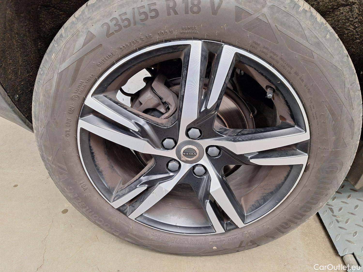  Volvo  XC 40 Volvo, XC40 '17, Volvo XC40 T3 Geartronic R-Design 5d #11