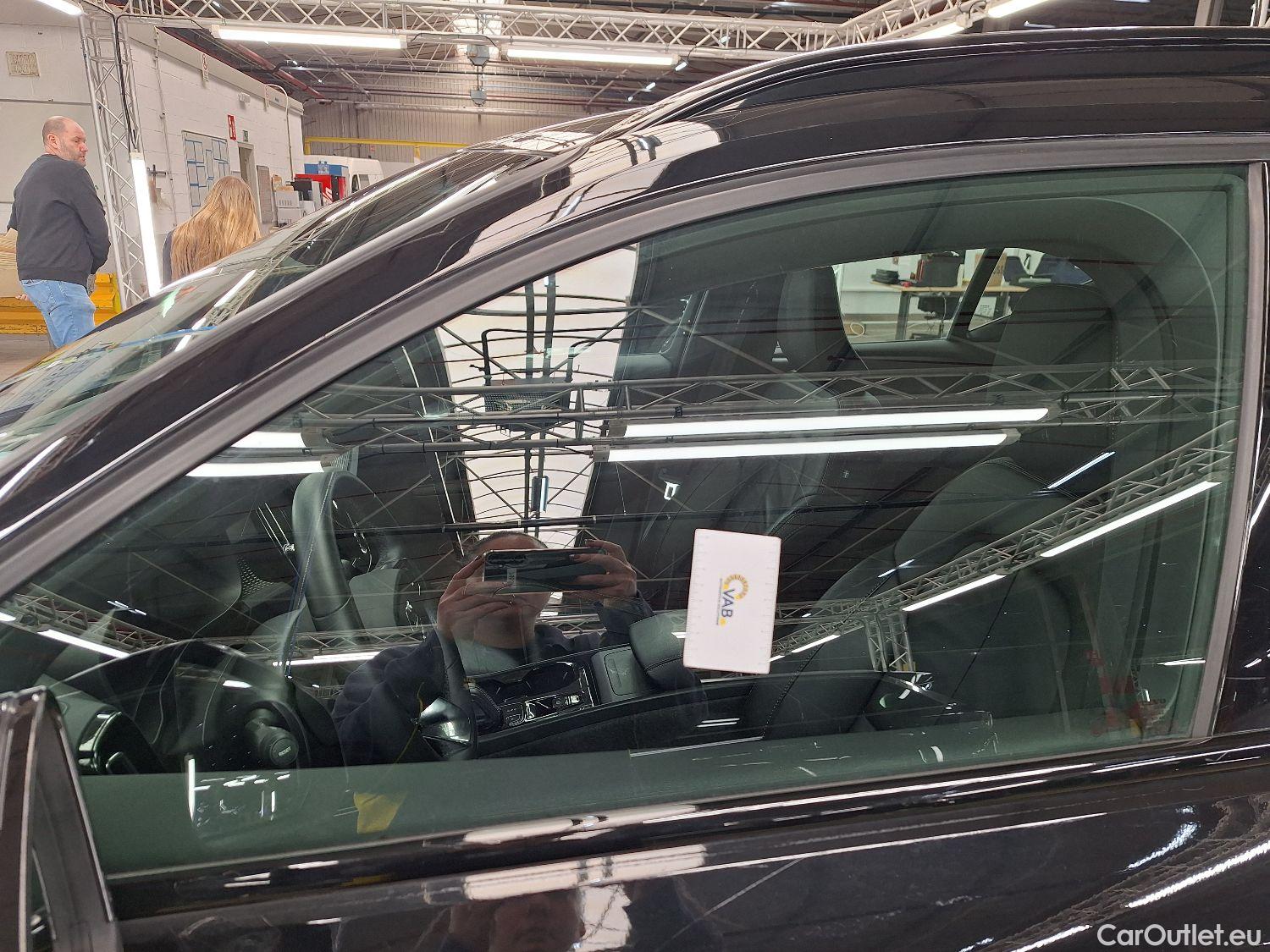  Volvo  XC 40 Volvo, XC40 '17, Volvo XC40 T3 Geartronic R-Design 5d #78