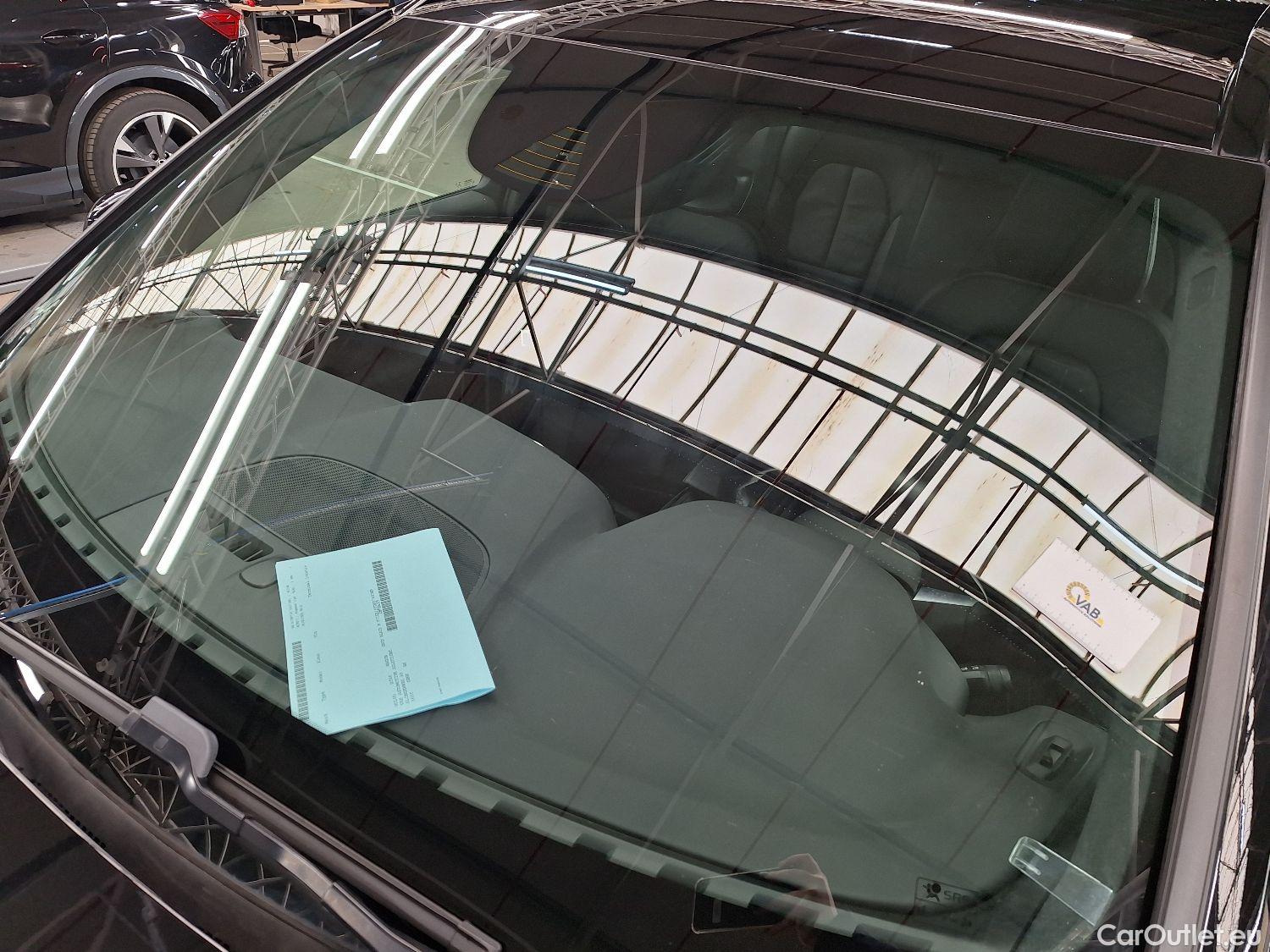  Volvo  XC 40 Volvo, XC40 '17, Volvo XC40 T3 Geartronic R-Design 5d #84