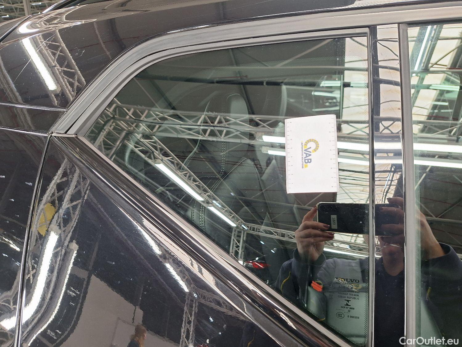  Volvo  XC 40 Volvo, XC40 '17, Volvo XC40 T3 Geartronic R-Design 5d #37