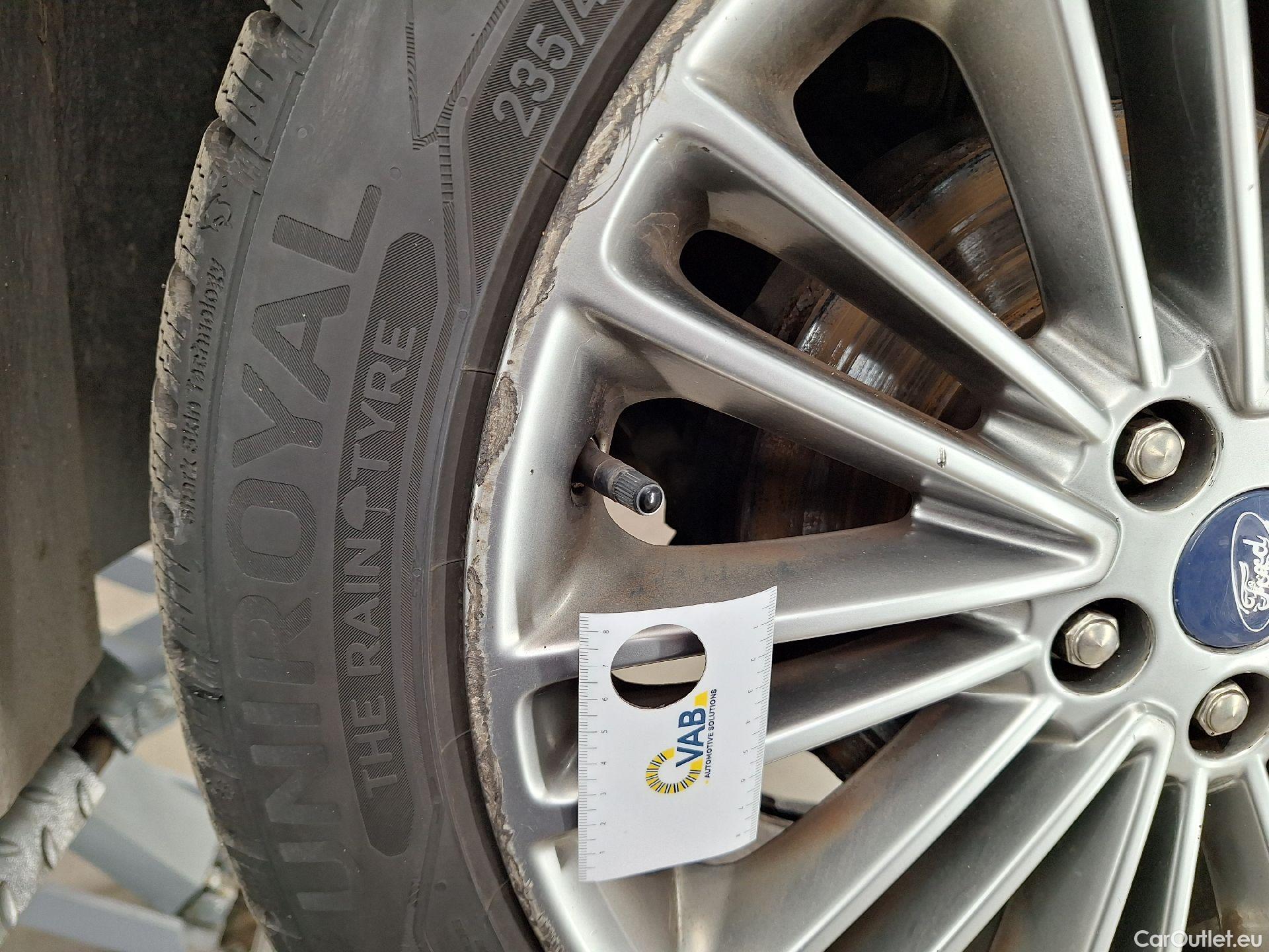  Ford  Mondeo Ford,  5d '14, Ford  2.0TDCi 110kW Vignale 4d #69