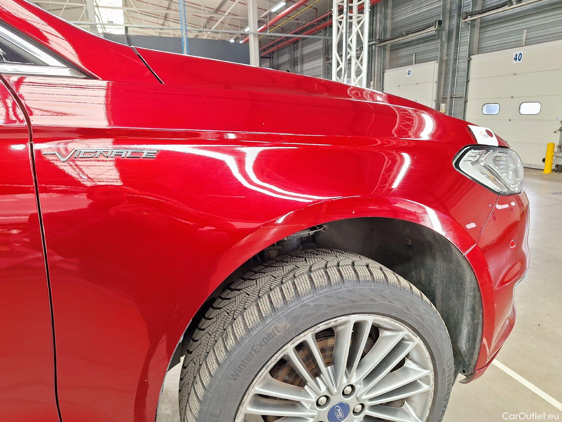  Ford  Mondeo Ford,  5d '14, Ford  2.0TDCi 110kW Vignale 4d #50