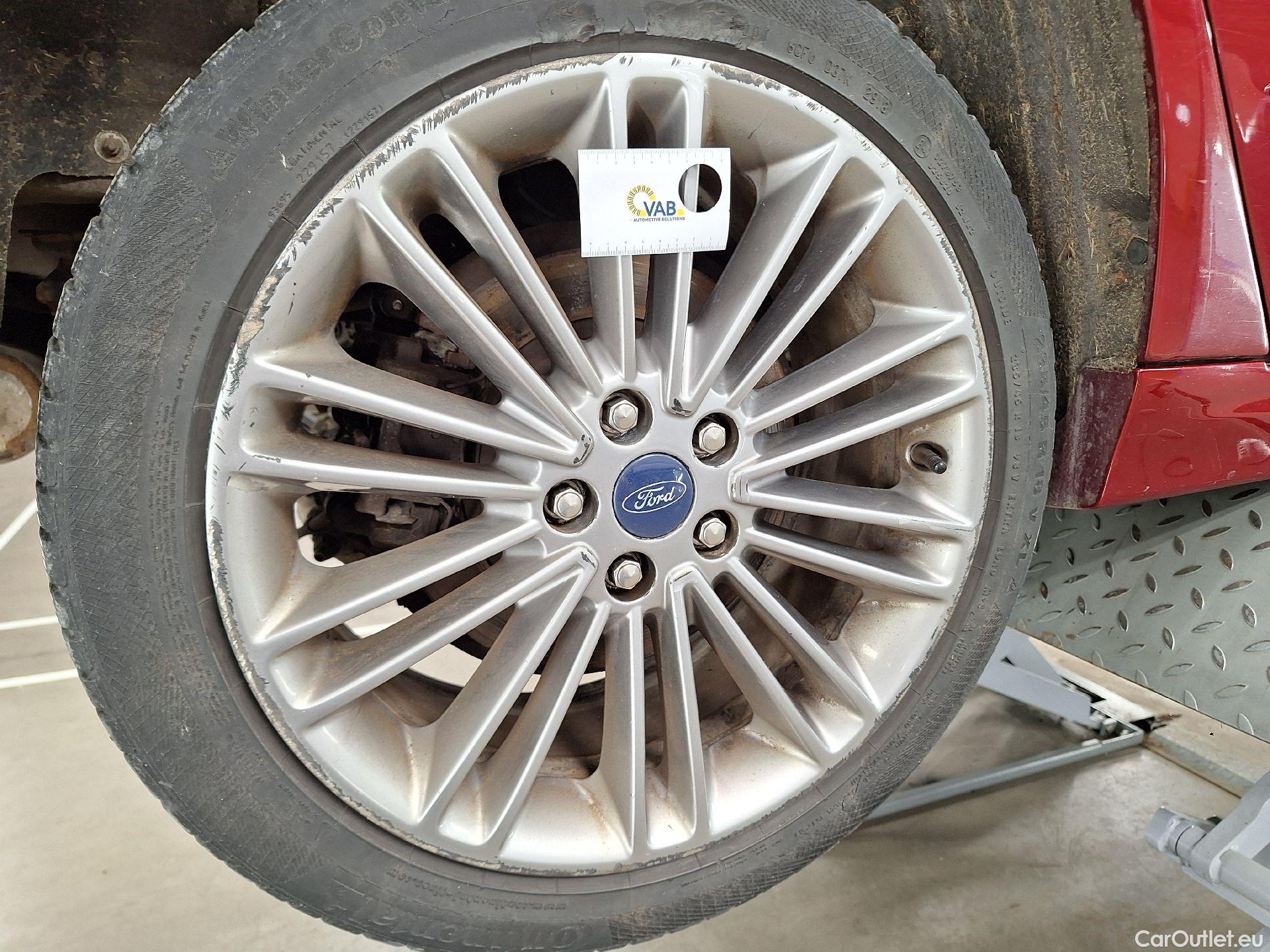  Ford  Mondeo Ford,  5d '14, Ford  2.0TDCi 110kW Vignale 4d #60