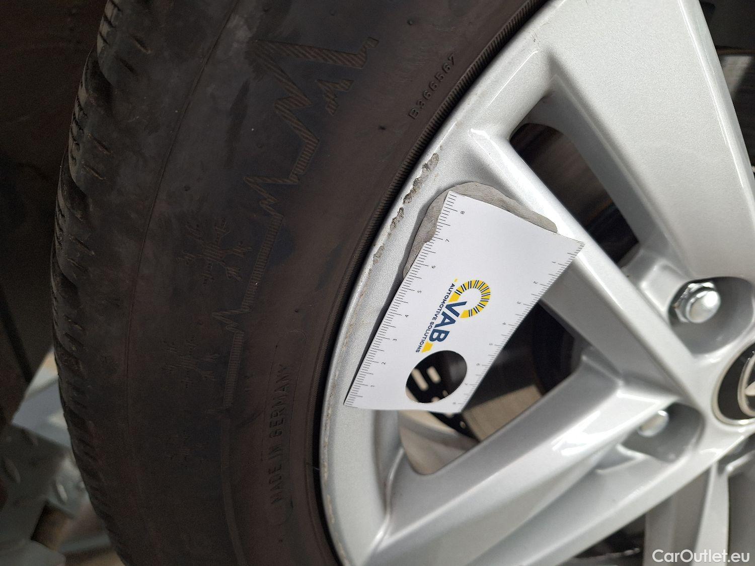  Toyota  Corolla Toyota,  TS '19, Toyota  Touring Sports 1.8 Hybrid Dynamic e #13