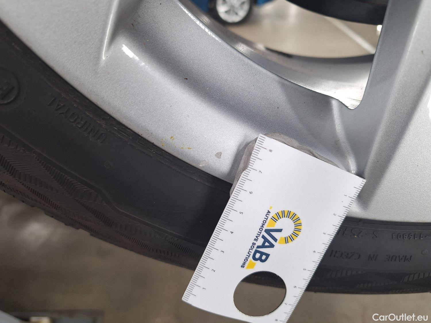  Toyota  Corolla Toyota,  TS '19, Toyota  Touring Sports 1.8 Hybrid Dynamic e #20