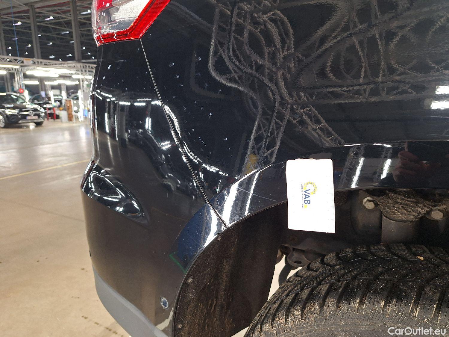  Ford  S-Max Ford,  '15, Ford  1.5i EcoBoost 121kW S/S Titanium 5d #24