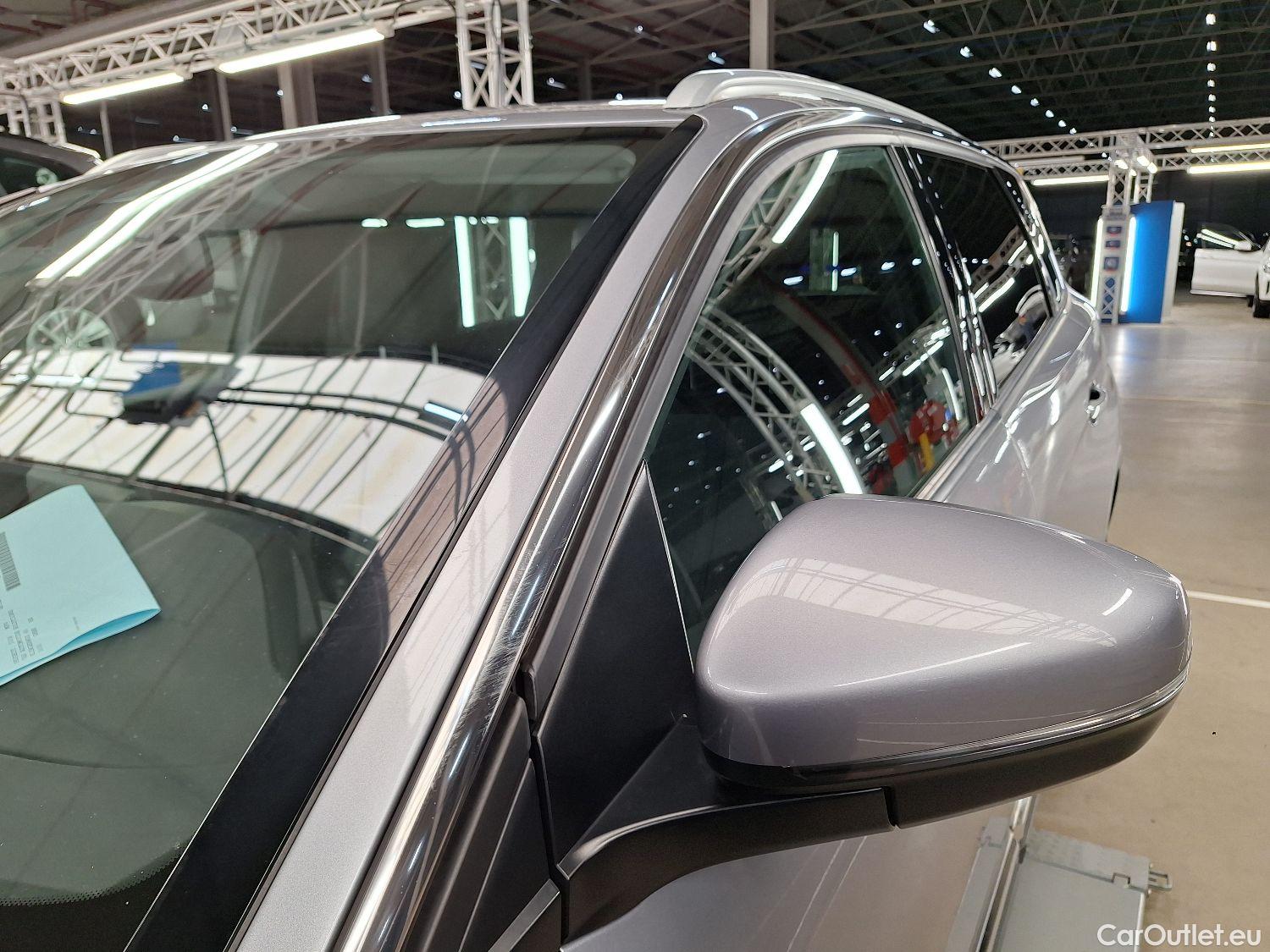  Peugeot  5008 Peugeot,  FL'20, Peugeot  1.5 BlueHDi 96kW S&S Allure 5d #51