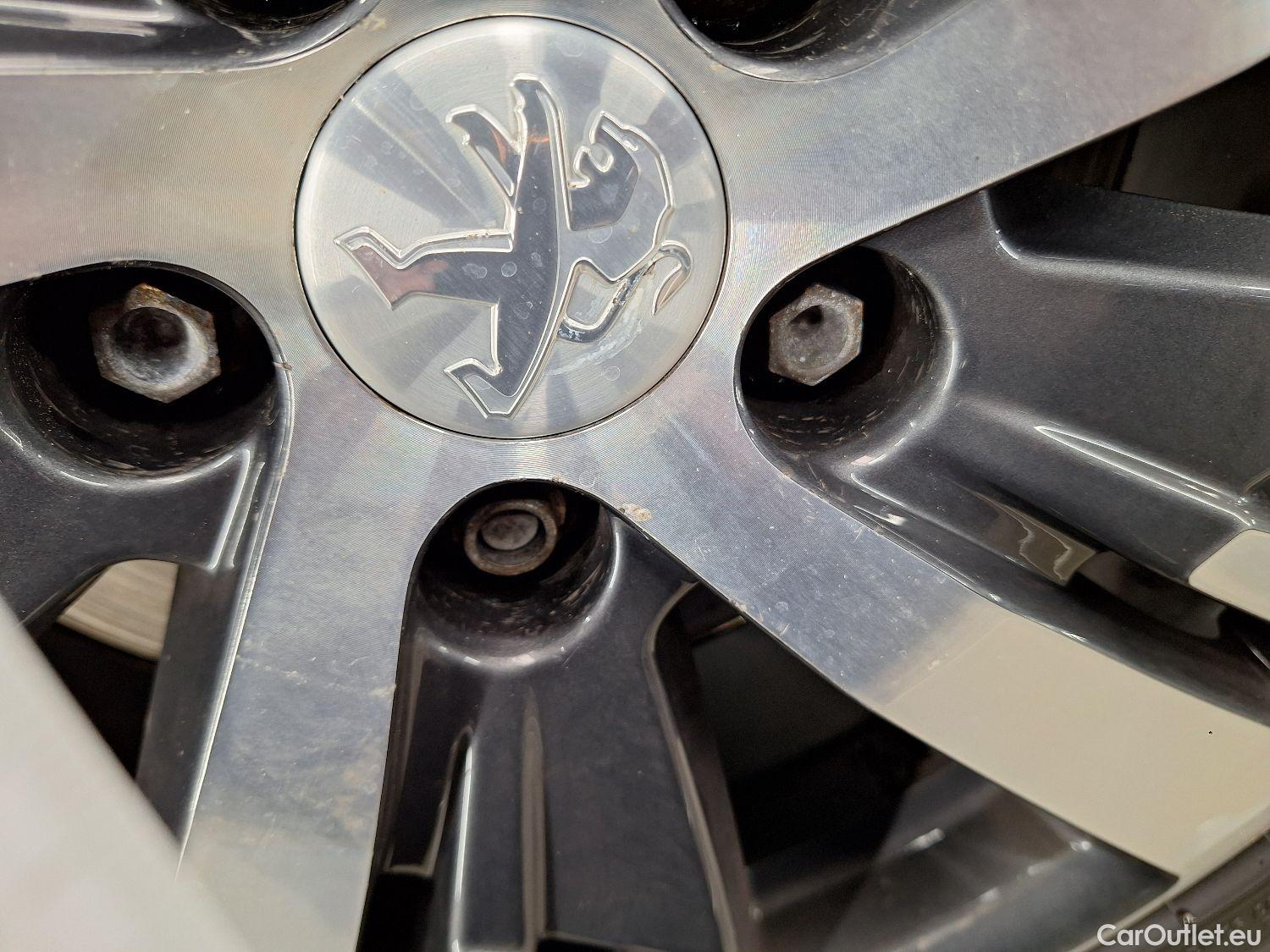  Peugeot  5008 Peugeot,  FL'20, Peugeot  1.5 BlueHDi 96kW S&S Allure 5d #9