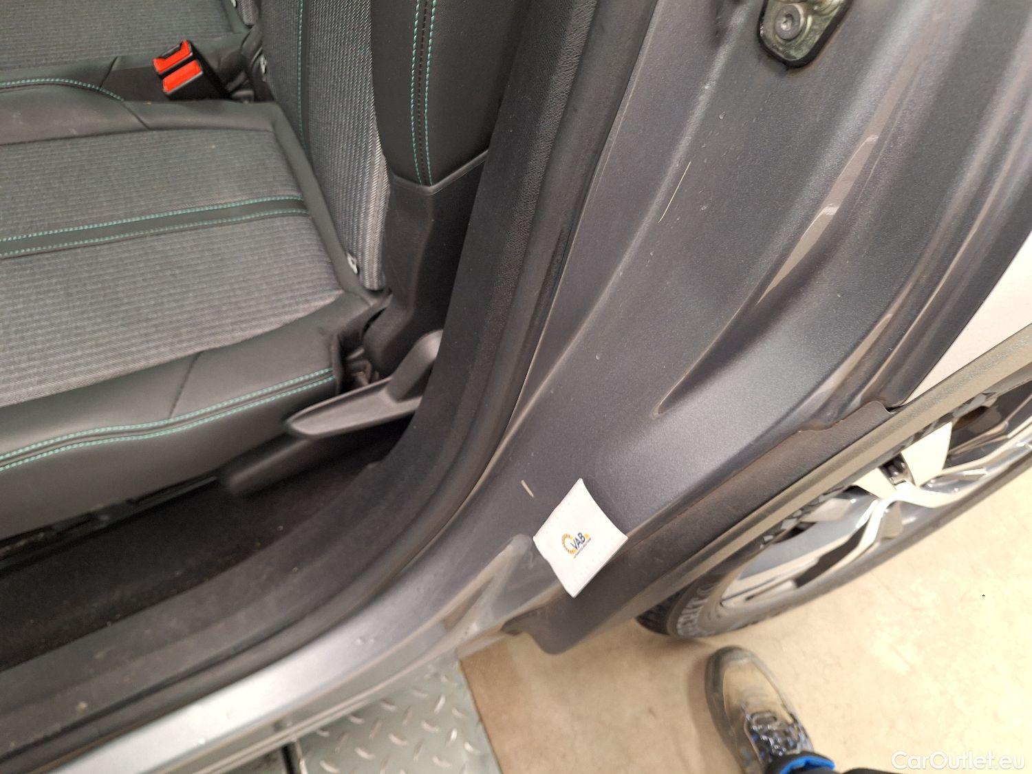  Peugeot  5008 Peugeot,  FL'20, Peugeot  1.5 BlueHDi 96kW S&S Allure 5d #44