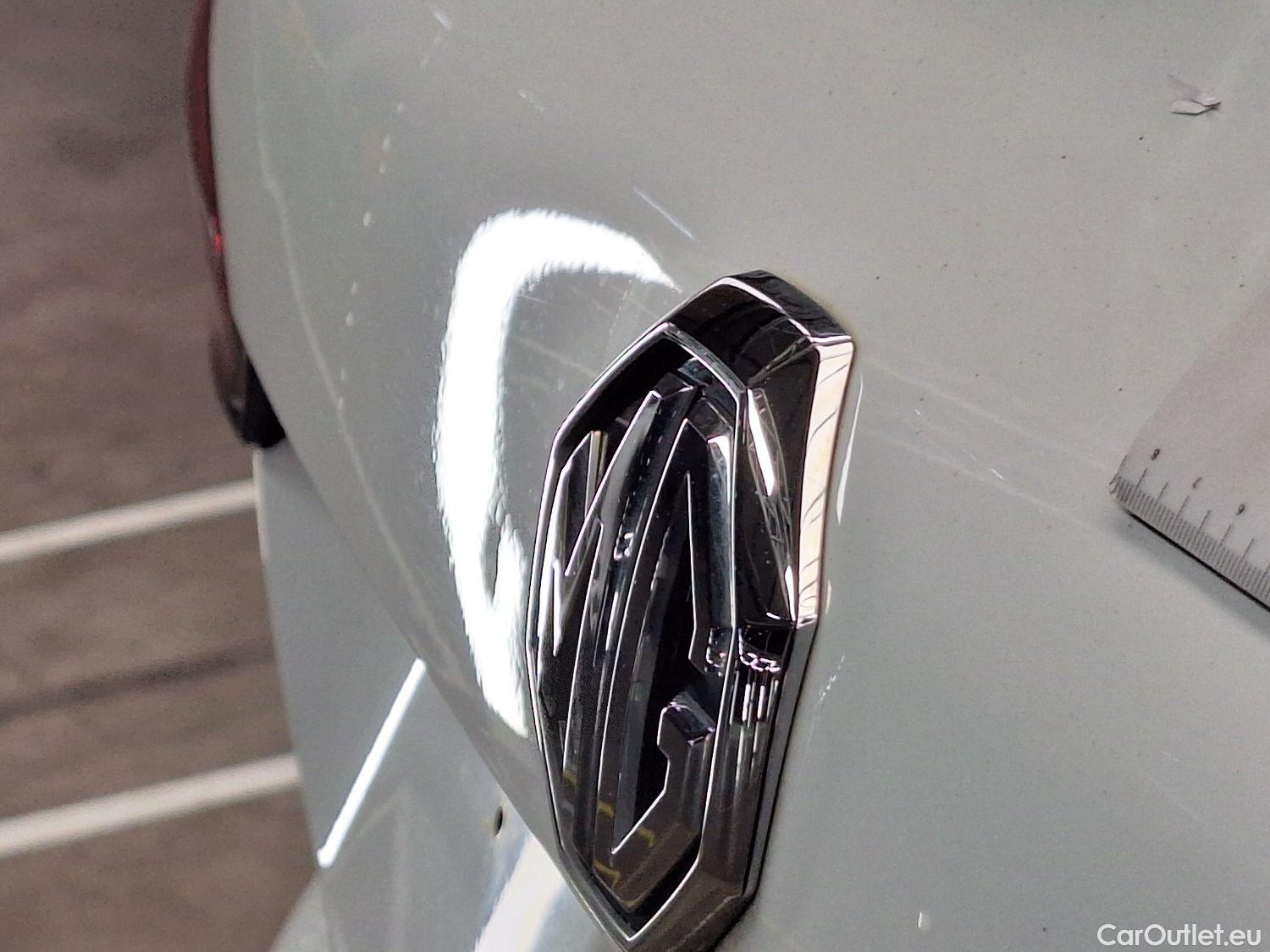  MG  EHS MG,  '20 PHEV, MG  1.5T Luxury 5d #28