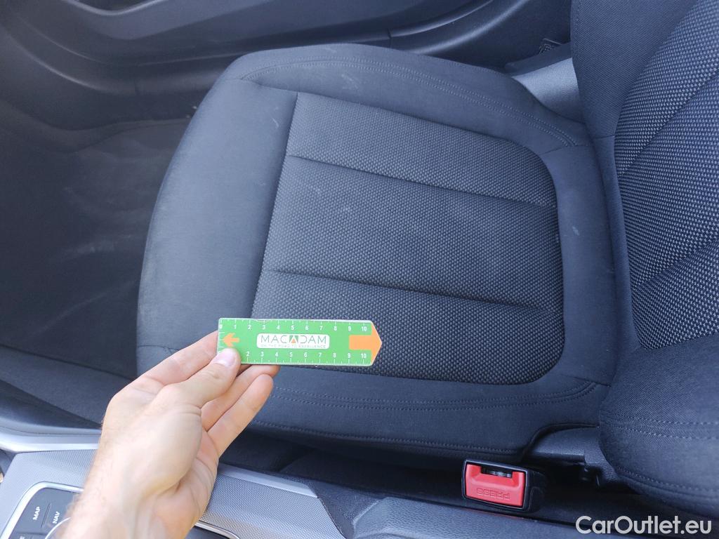  Bmw  Serie 3 BMW  / 2018 / 4P / sedán 320d Auto. #27