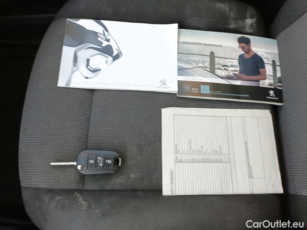  Peugeot  Partner PEUGEOT  / 2018 / 3P / furgón derivado de turismo Pro Standard 600kg BlueHDi 73kW (AC) #3