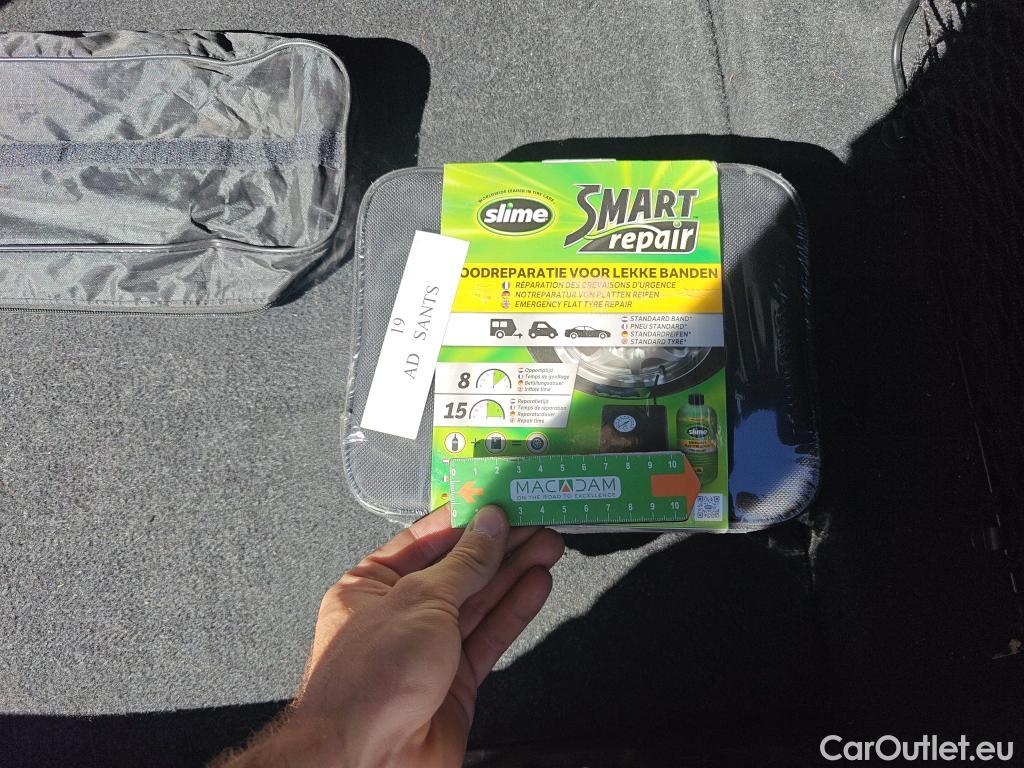  Bmw  Serie 3 BMW  / 2018 / 4P / sedán 320d Auto. #38