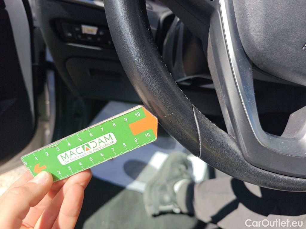  Bmw  Serie 3 BMW  / 2018 / 4P / sedán 320d Auto. #20