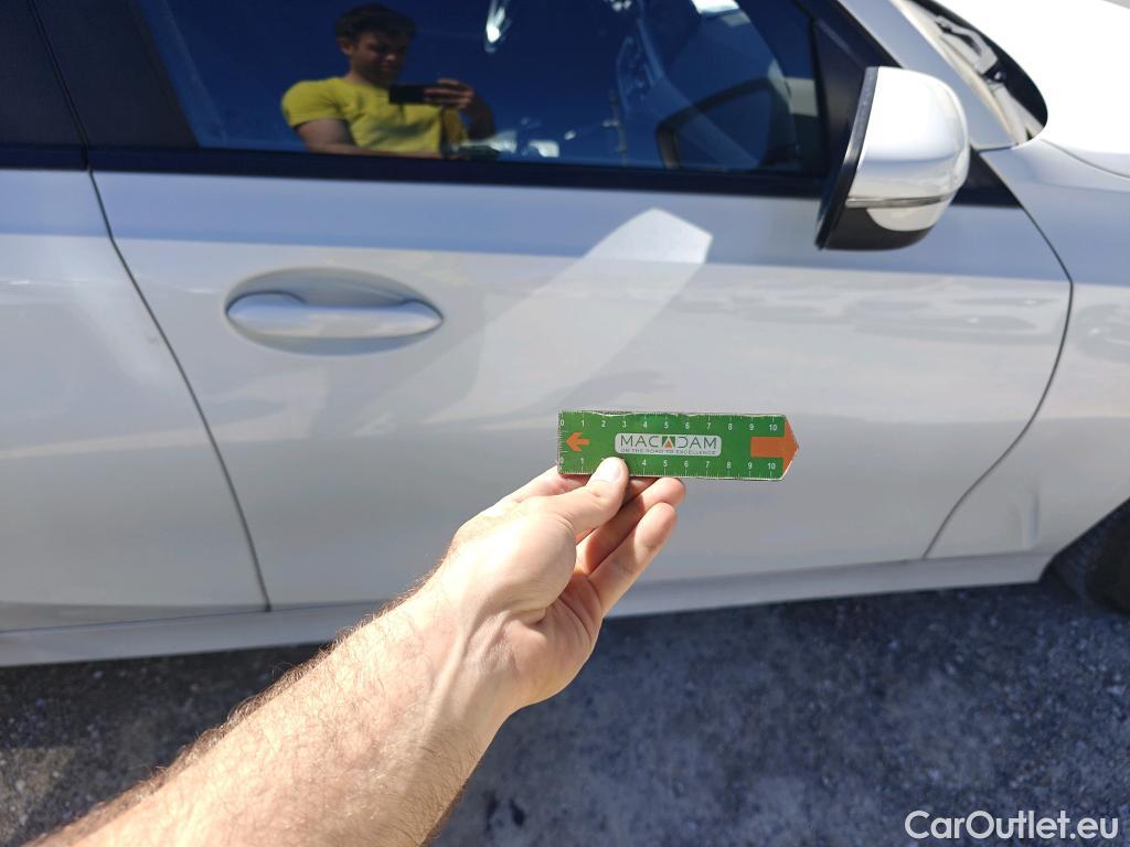  Bmw  Serie 3 BMW  / 2018 / 4P / sedán 320d Auto. #35