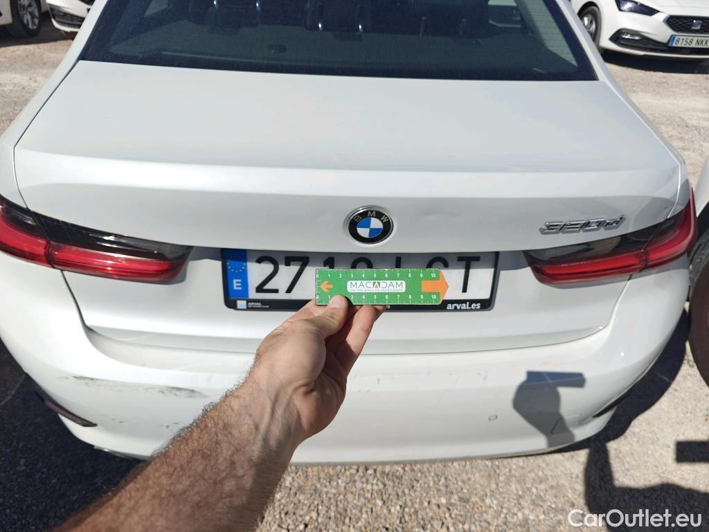  Bmw  Serie 3 BMW  / 2018 / 4P / sedán 320d Auto. #3