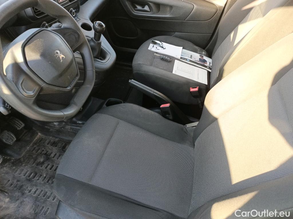  Peugeot  Partner PEUGEOT  / 2018 / 3P / furgón derivado de turismo Pro Standard 600kg BlueHDi 73kW (AC) #25
