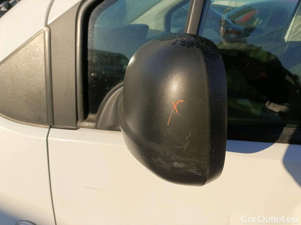  Peugeot  Partner PEUGEOT  / 2018 / 3P / furgón derivado de turismo Pro Standard 600kg BlueHDi 73kW (AC) #47