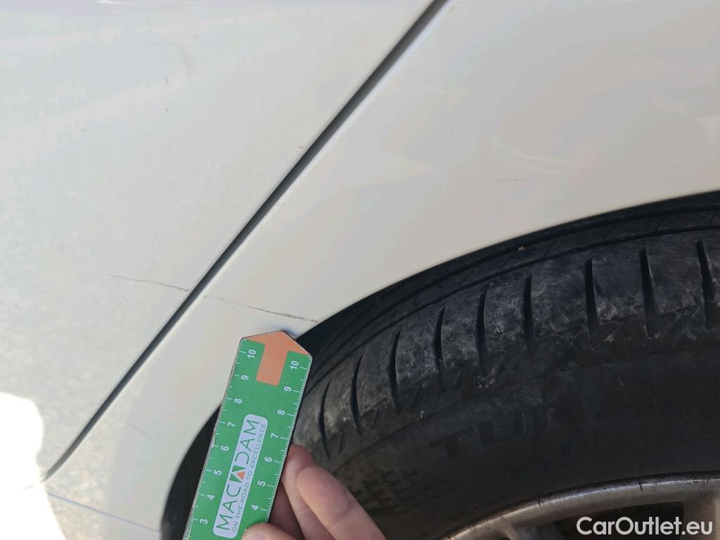  Bmw  Serie 3 BMW  / 2018 / 4P / sedán 320d Auto. #34