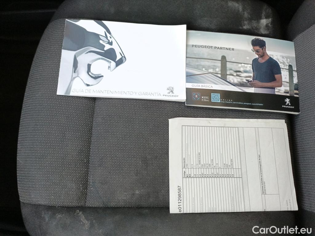  Peugeot  Partner PEUGEOT  / 2018 / 3P / furgón derivado de turismo Pro Standard 600kg BlueHDi 73kW (AC) #44