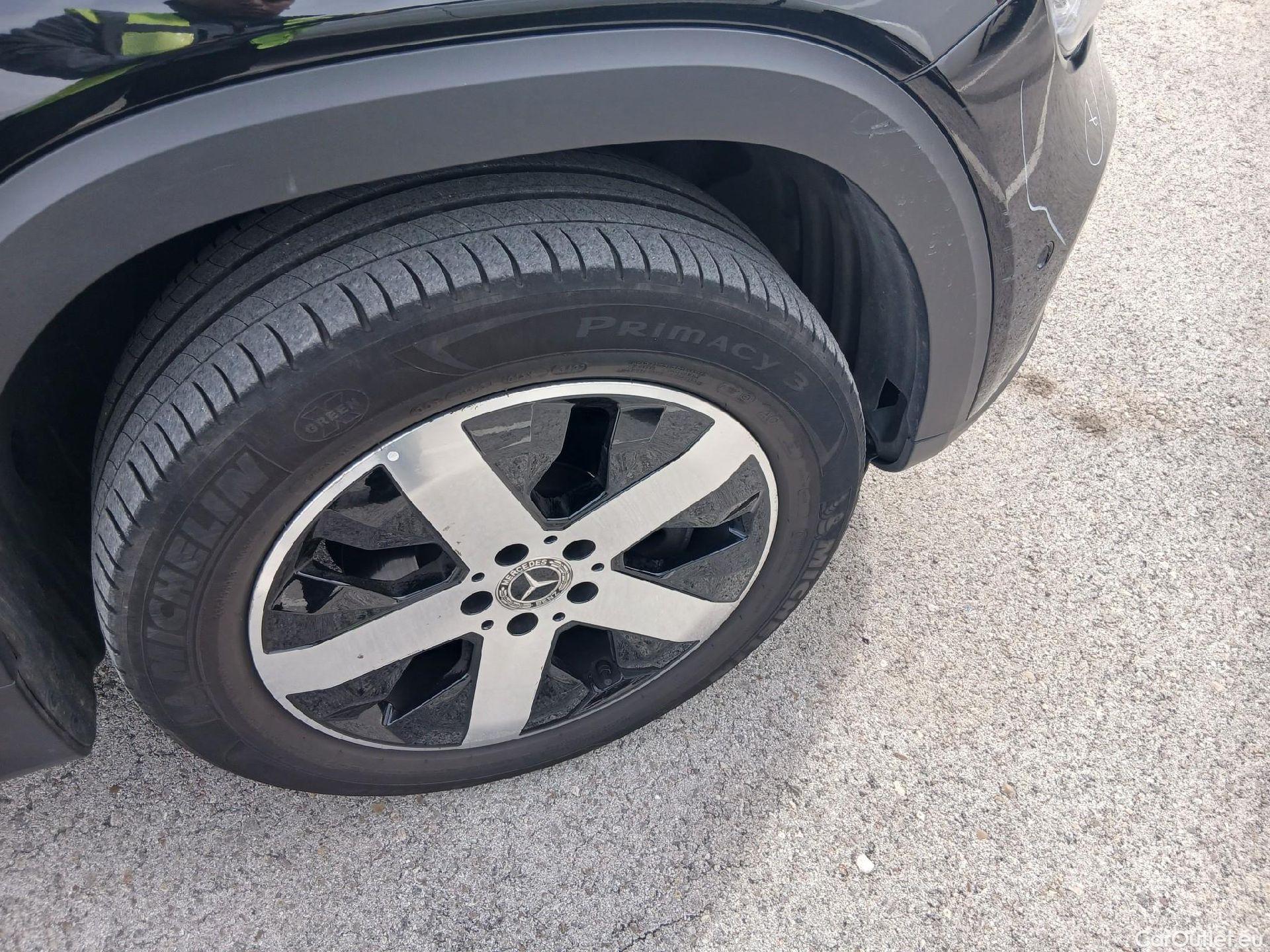  Mercedes  GLB MERCEDES-BENZ  / 2019 / 5P / todoterreno 2.0  200 D DCT 110KW (150CV) #4