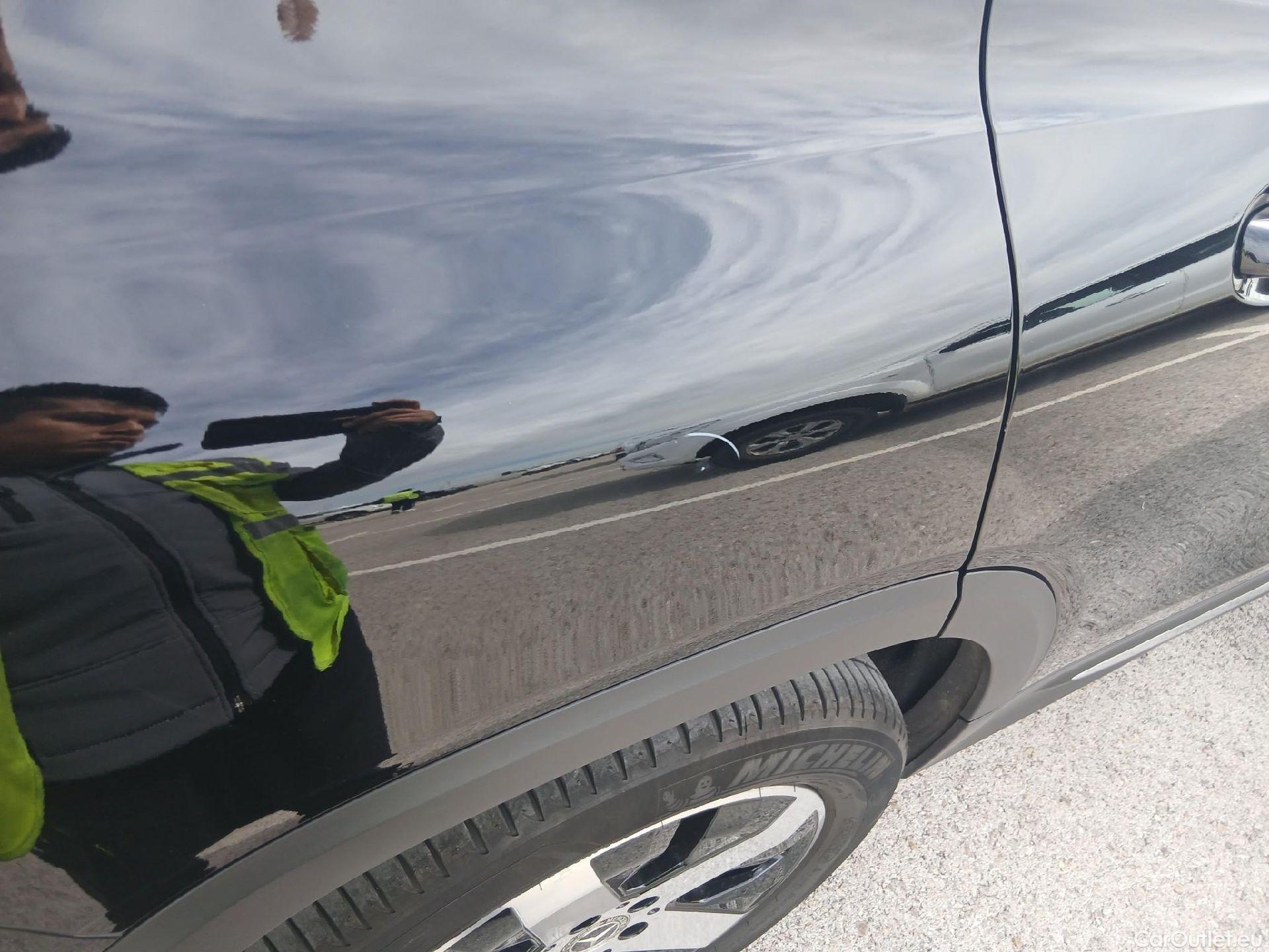  Mercedes  GLB MERCEDES-BENZ  / 2019 / 5P / todoterreno 2.0  200 D DCT 110KW (150CV) #35