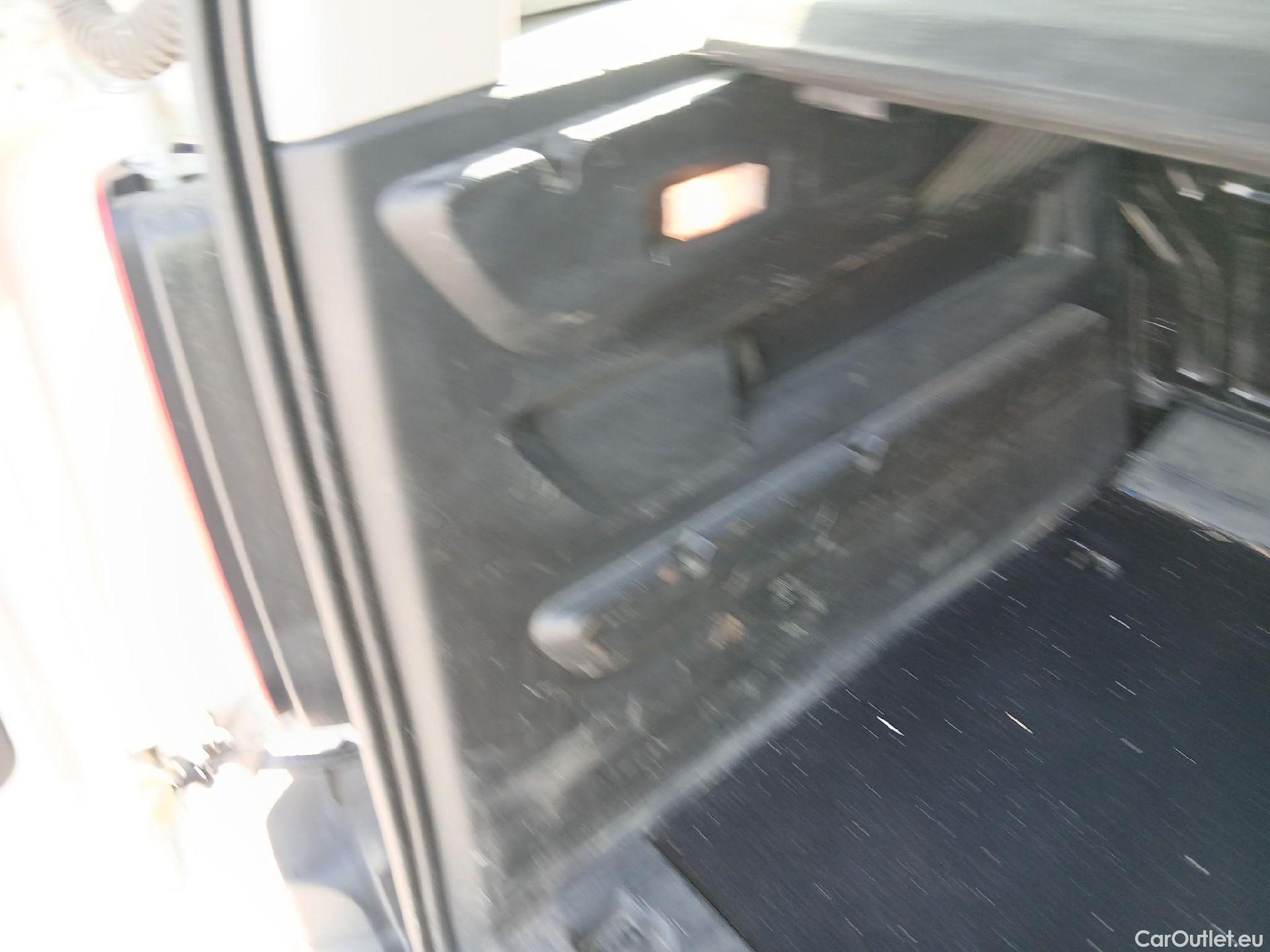  Citroen  Berlingo CITROEN  / 2018 / 4P / combi Talla M BlueHDi 100 LIVE (AC) #31