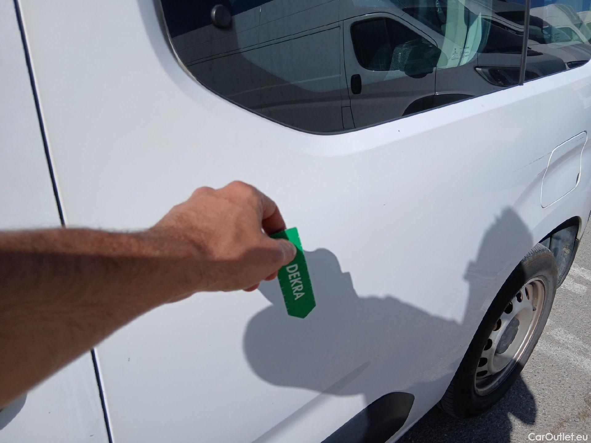  Citroen  Berlingo CITROEN  / 2018 / 4P / combi Talla M BlueHDi 100 LIVE (AC) #7