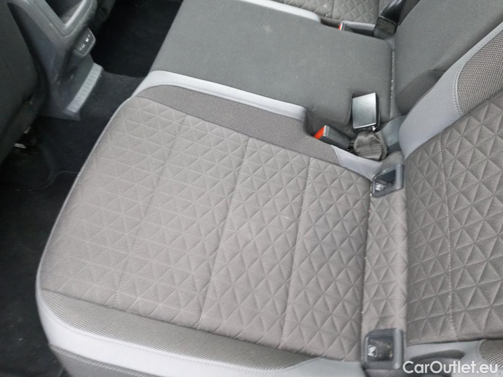  Volkswagen  T-CROSS VOLKSWAGEN  / 2018 / 5P / todoterreno Sport 1.5 TSI 110kW (150CV) DSG #39