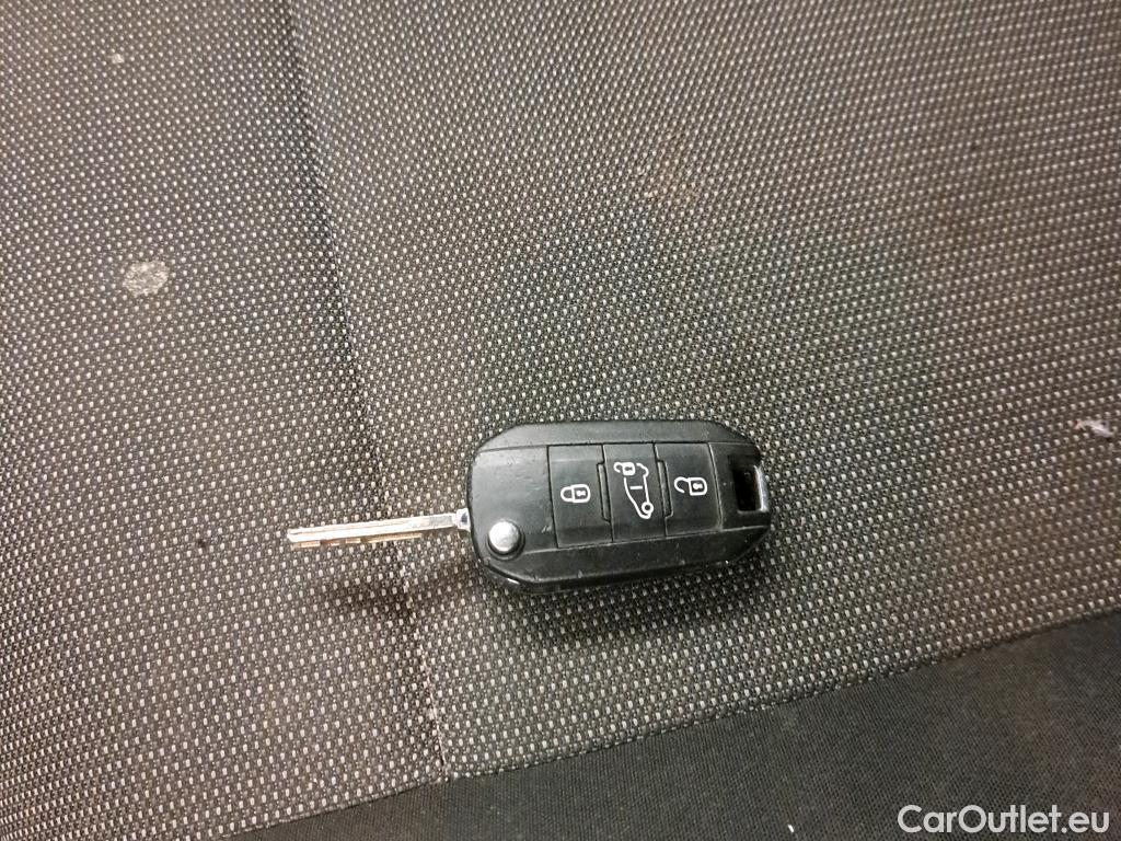  Citroen  Berlingo CITROEN  / 2018 / 3P / furgón derivado de turismo Talla M BlueHDi 100 CONTROL (AC2) #9