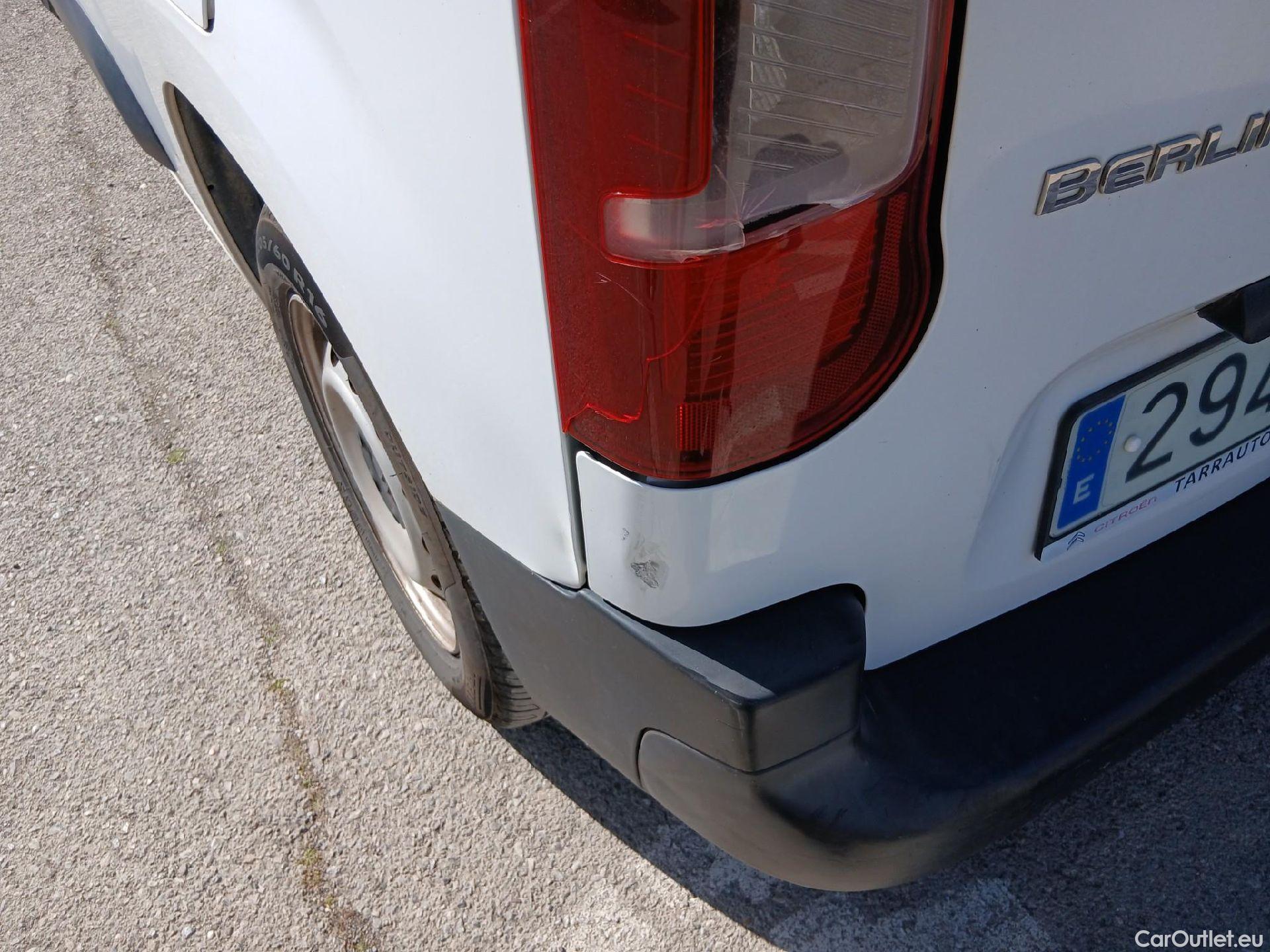  Citroen  Berlingo CITROEN  / 2018 / 4P / combi Talla M BlueHDi 100 LIVE (AC) #15