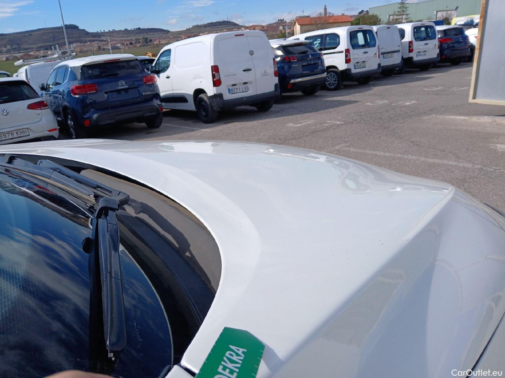  Nissan  Qashqai NISSAN  / 2021 / 5P / todoterreno DIG-T 116kW (158CV) mHEV Xtronic Acenta (AC2) #31