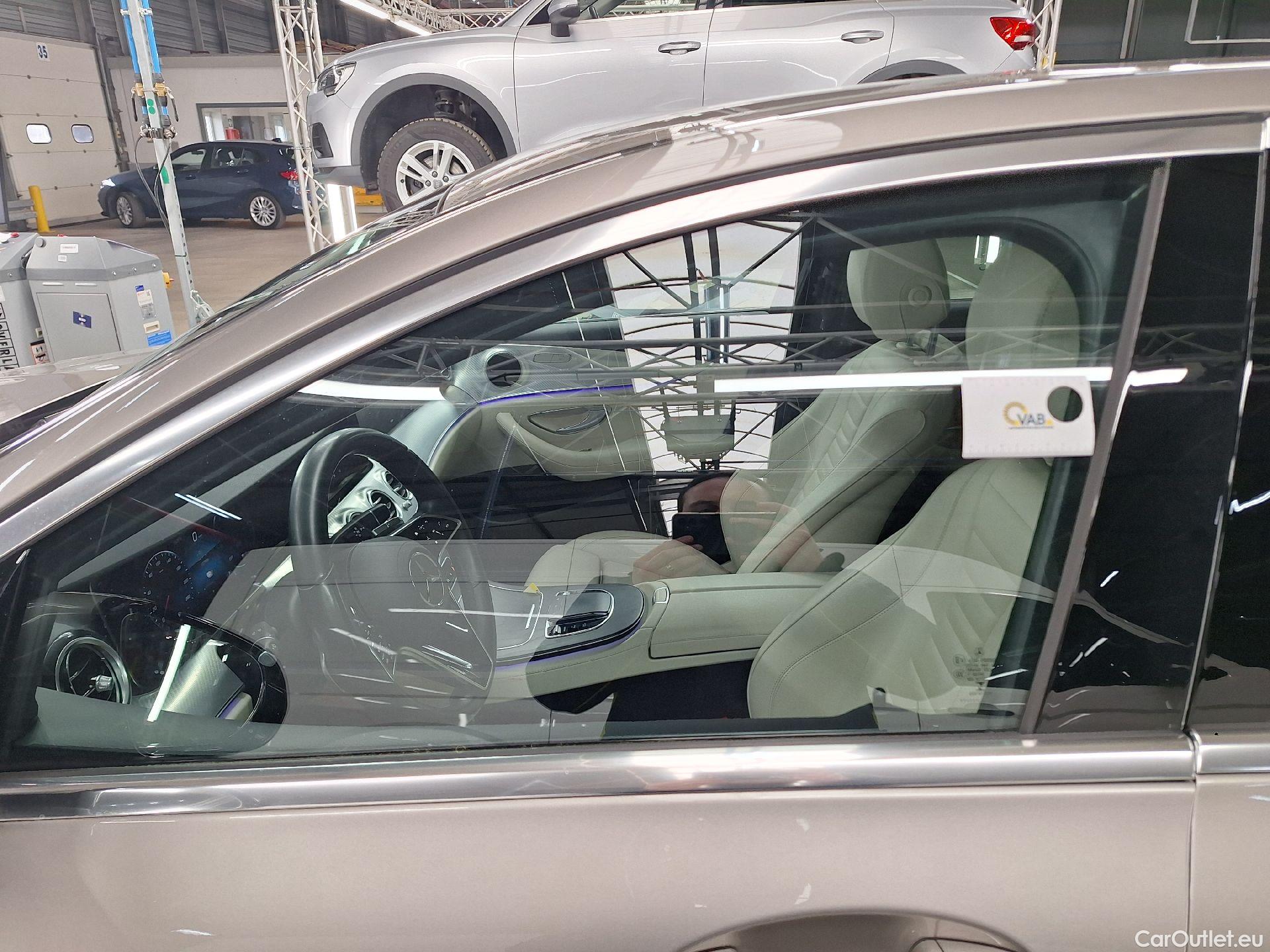  Mercedes  E-Klasse Mercedes, E-Class FL'20 PHEV, Mercedes-Benz  Berline E 300 de 4MATIC Bus #10