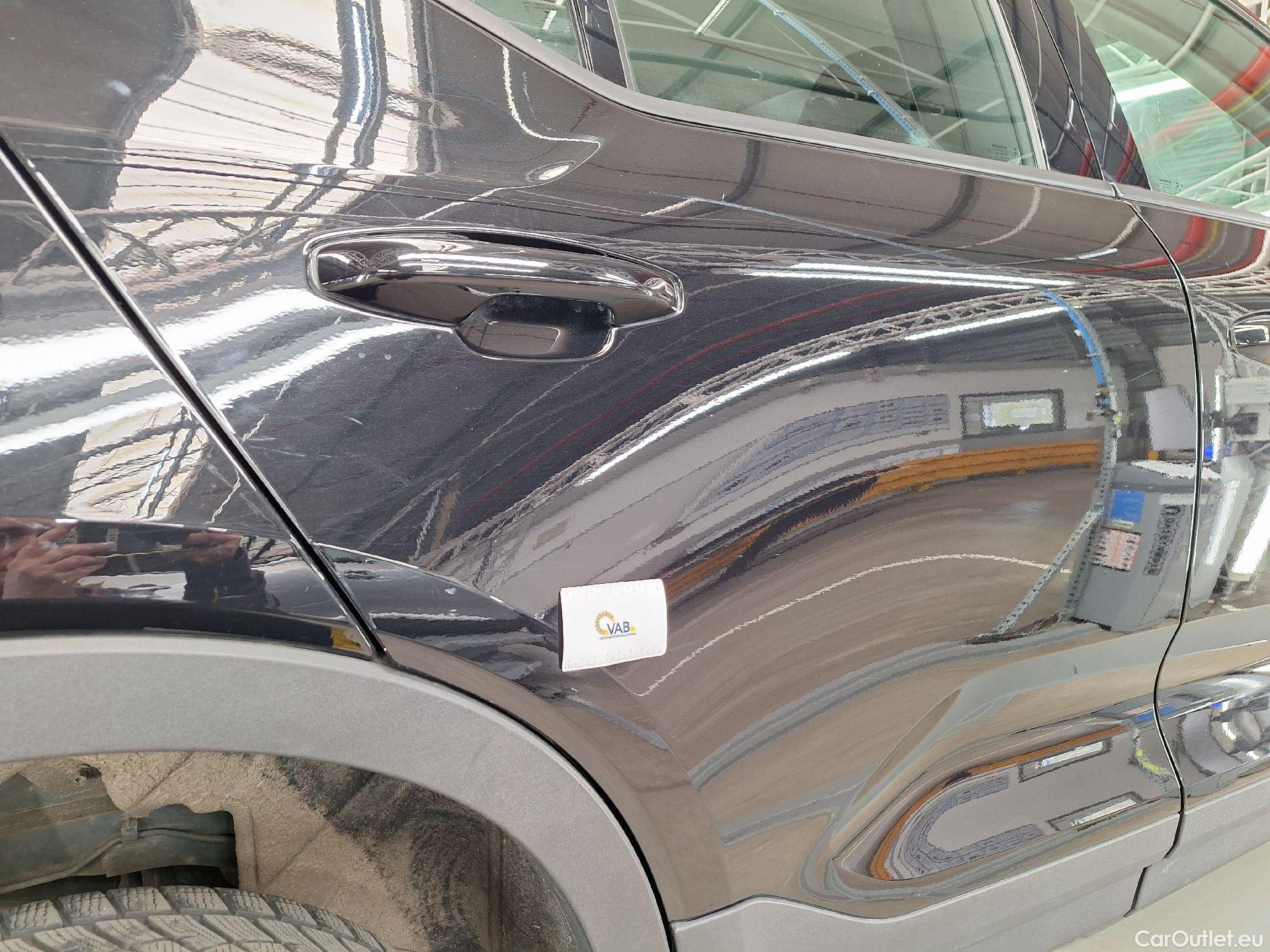  Volvo  XC 40 Volvo, XC40 '17, Volvo XC40 T2 Momentum Core 5d #42