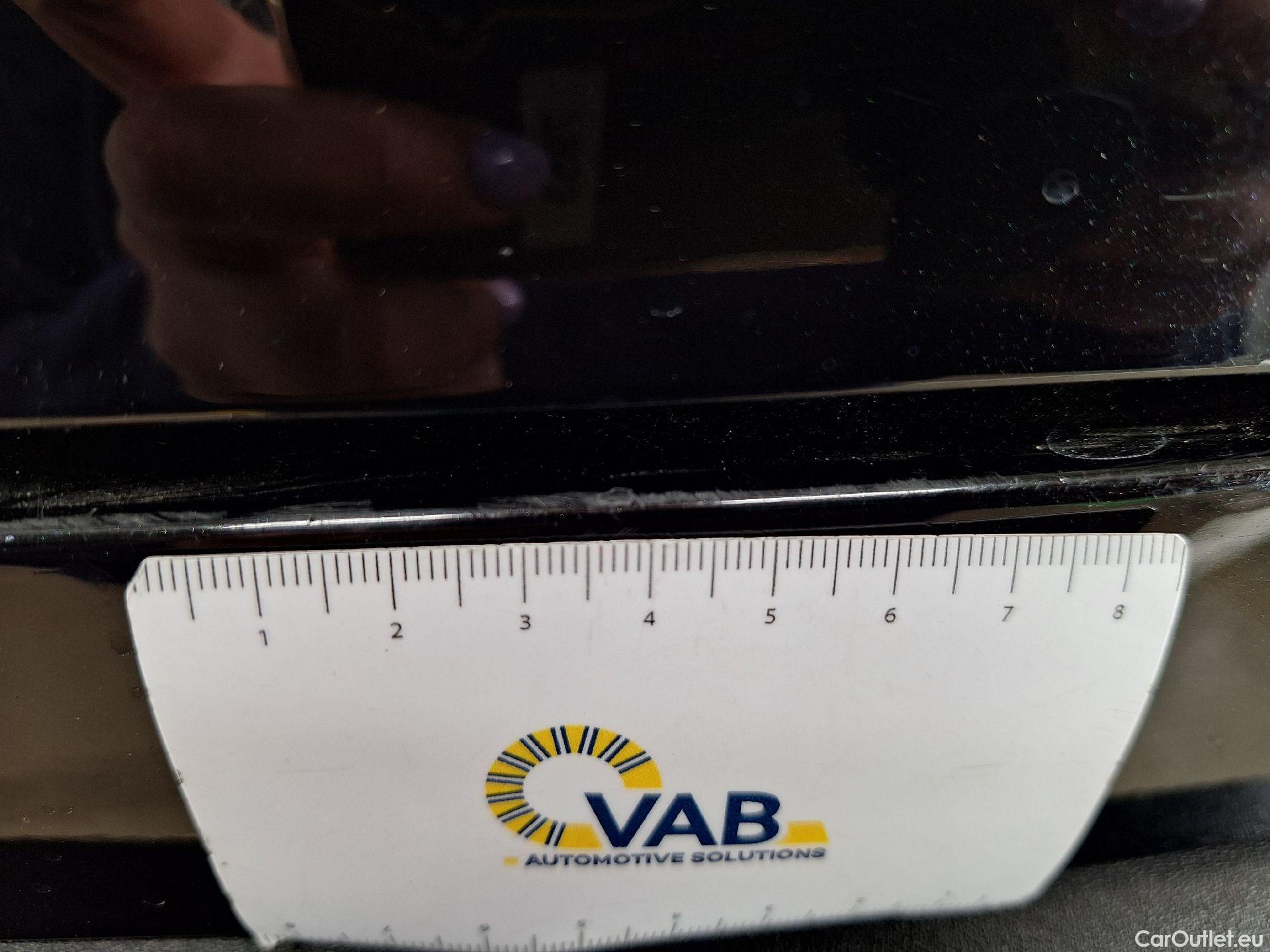  Volvo  XC 40 Volvo, XC40 '17, Volvo XC40 T2 Momentum Core 5d #31