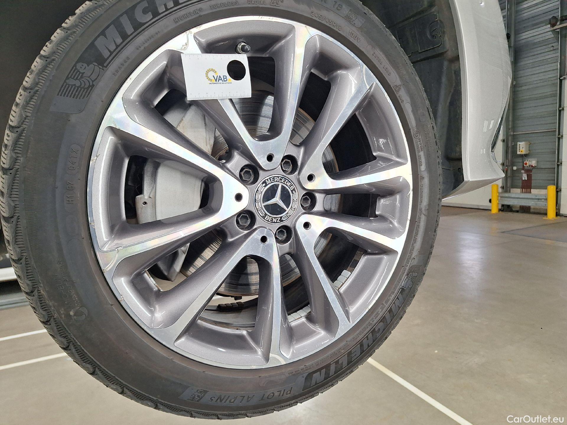  Mercedes  E-Klasse Mercedes, E-Class FL'20 PHEV, Mercedes-Benz  Berline E 300 de 4MATIC Bus #51