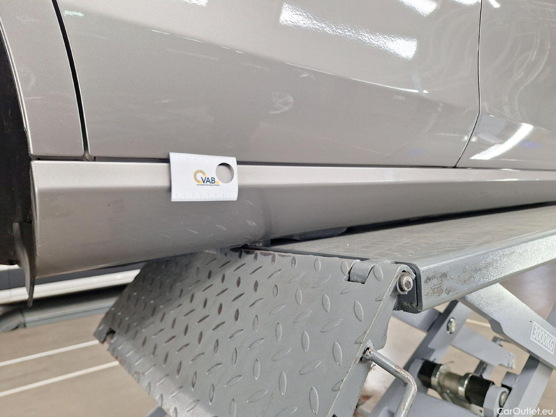  Mercedes  E-Klasse Mercedes, E-Class FL'20 PHEV, Mercedes-Benz  Berline E 300 de 4MATIC Bus #48