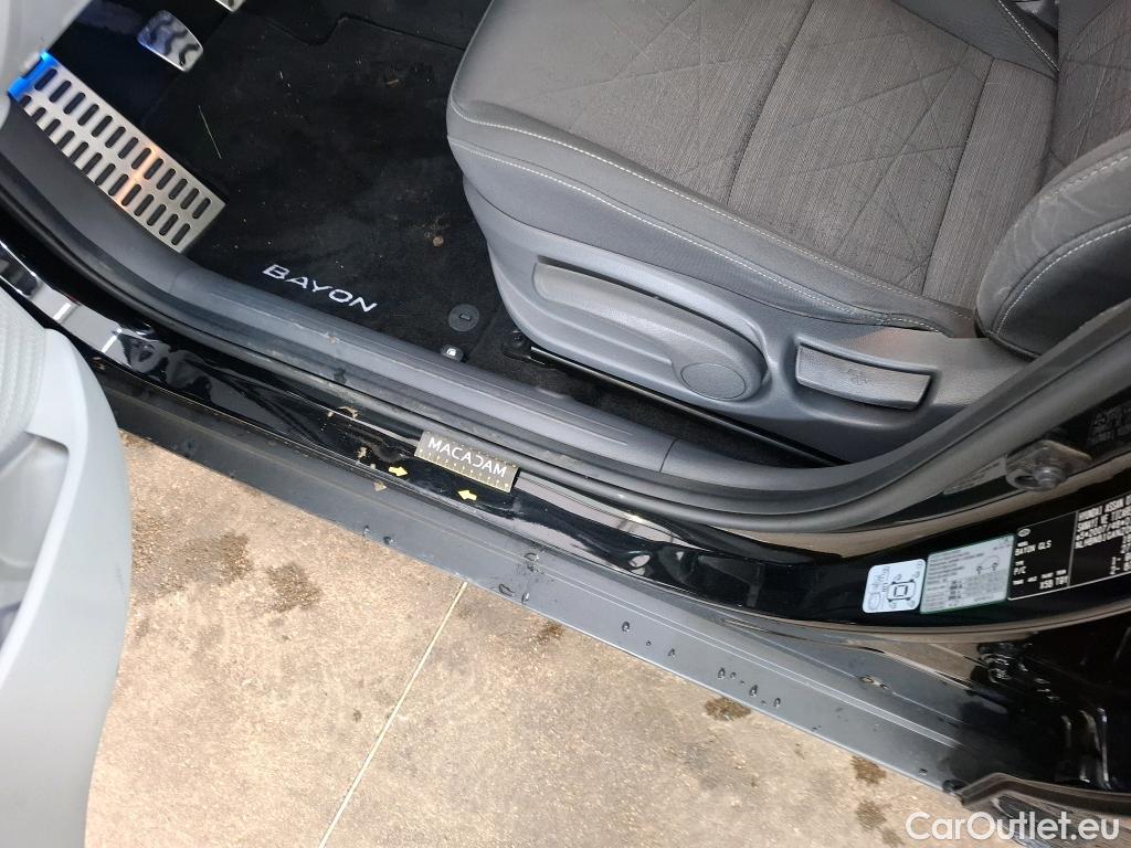  Hyundai  Bayon HYUNDAI  / 2021 / 5P / SUV 1.0 T-GDI 100 HYBRID 48V INTUITIVE #4