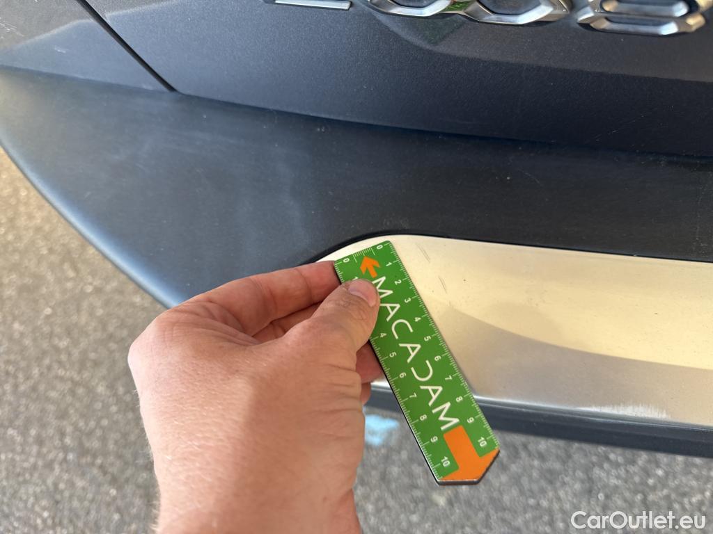  Peugeot  2008  Allure Pack 1.5 HDi 130CV BVA8 E6d #15