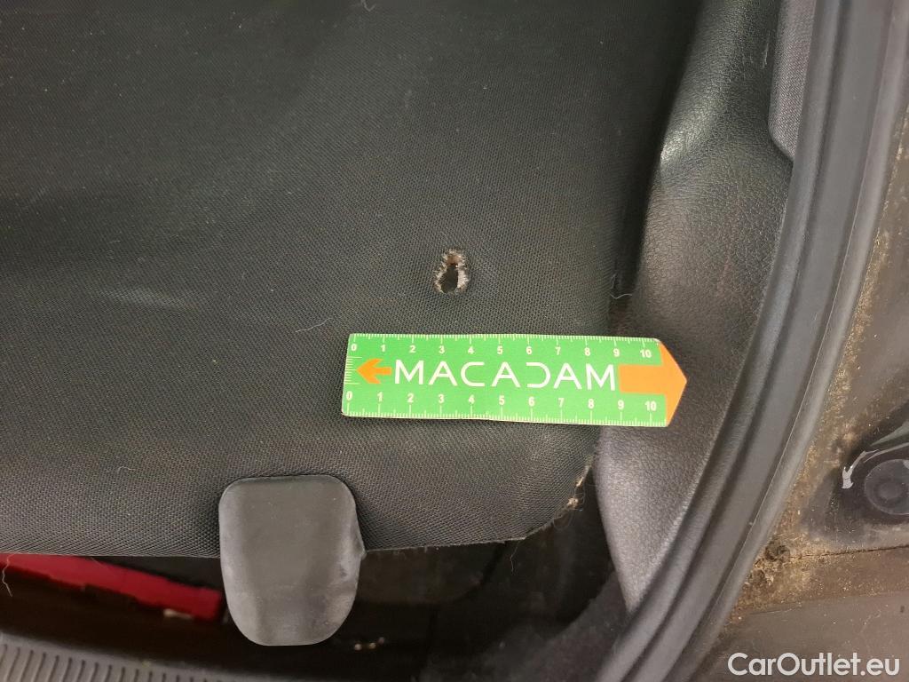  Mercedes  A-Klasse MERCEDES-BENZ Classe A Compact / 2018 / 5P / Berline A 180 Business Line 7G-DCT #49