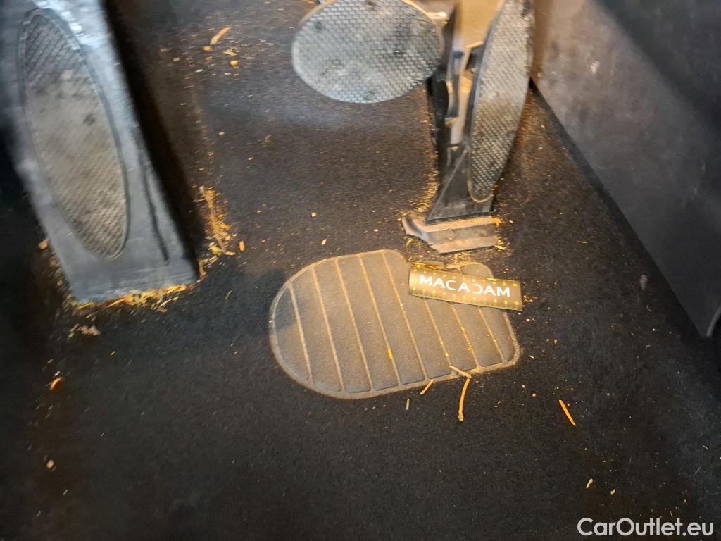  Mini  Mini   / 2021 / 3P / Berline Cooper Edition Camden 136 ch BVA7 #8