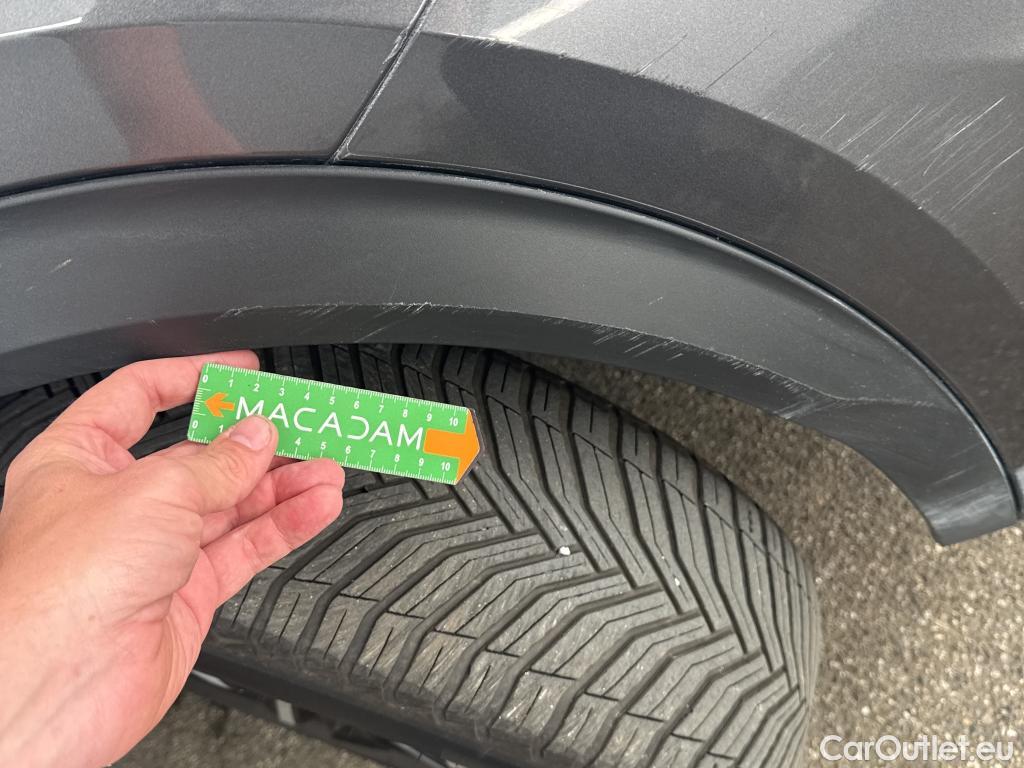  Peugeot  2008  Allure Pack 1.5 HDi 130CV BVA8 E6d #26