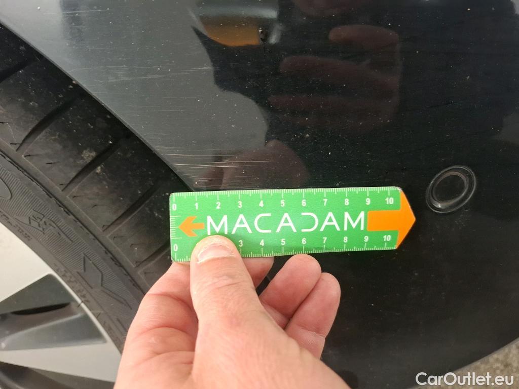  Mercedes  A-Klasse MERCEDES-BENZ Classe A Compact / 2018 / 5P / Berline A 180 Business Line 7G-DCT #17