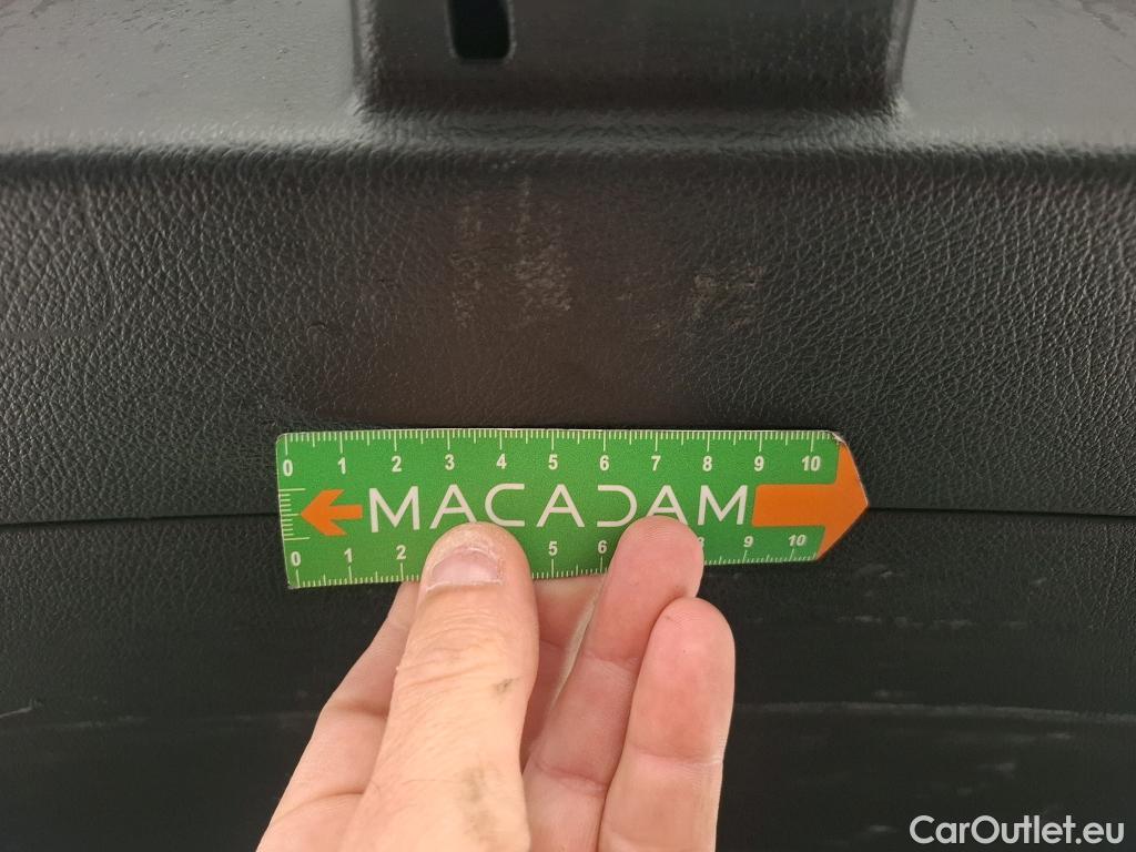  Mercedes  A-Klasse MERCEDES-BENZ Classe A Compact / 2018 / 5P / Berline A 180 Business Line 7G-DCT #31