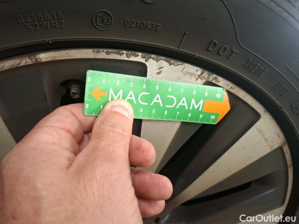  Mercedes  A-Klasse MERCEDES-BENZ Classe A Compact / 2018 / 5P / Berline A 180 Business Line 7G-DCT #27