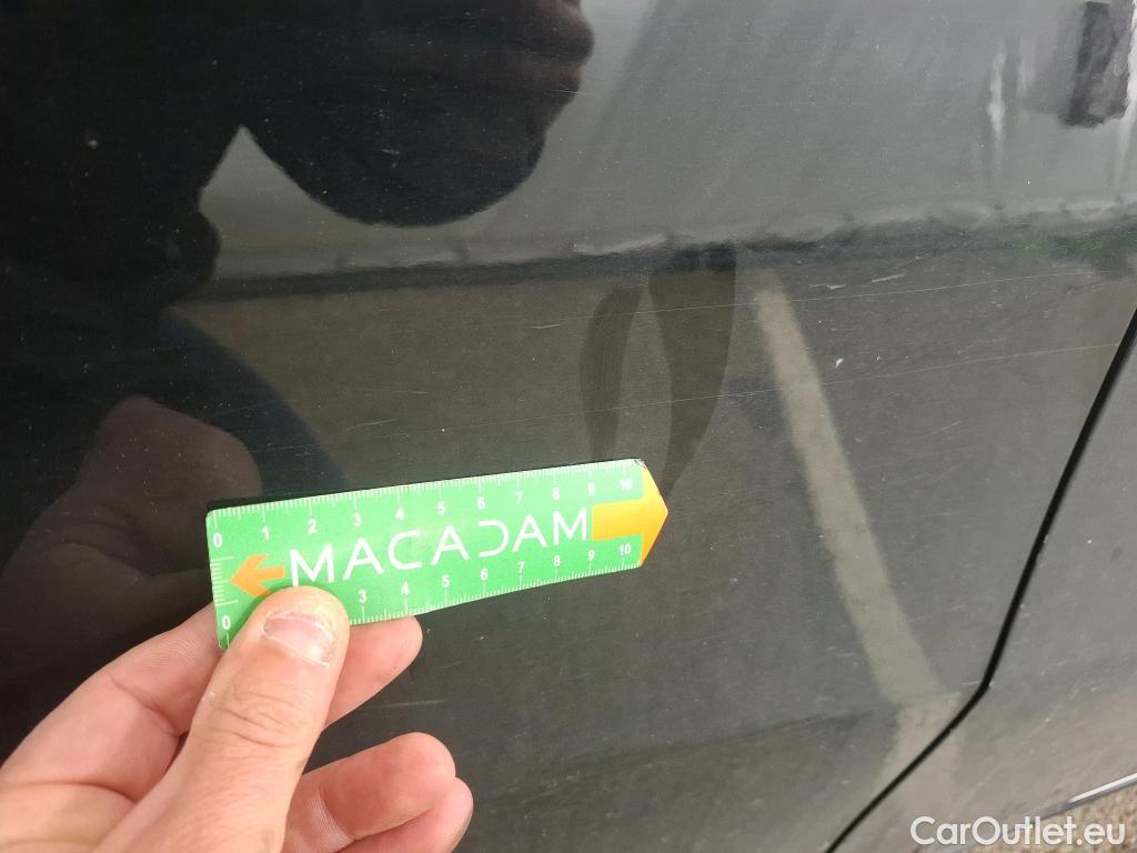  Mercedes  A-Klasse MERCEDES-BENZ Classe A Compact / 2018 / 5P / Berline A 180 Business Line 7G-DCT #59