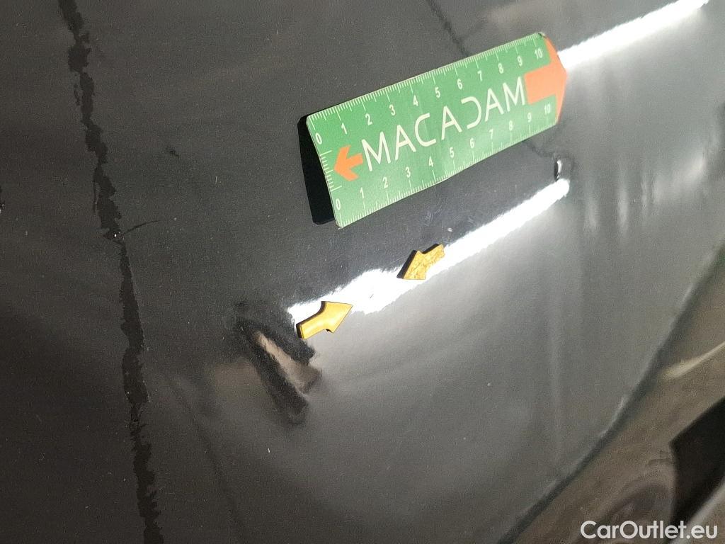  Mercedes  A-Klasse MERCEDES-BENZ Classe A Compact / 2018 / 5P / Berline A 180 Business Line 7G-DCT #55