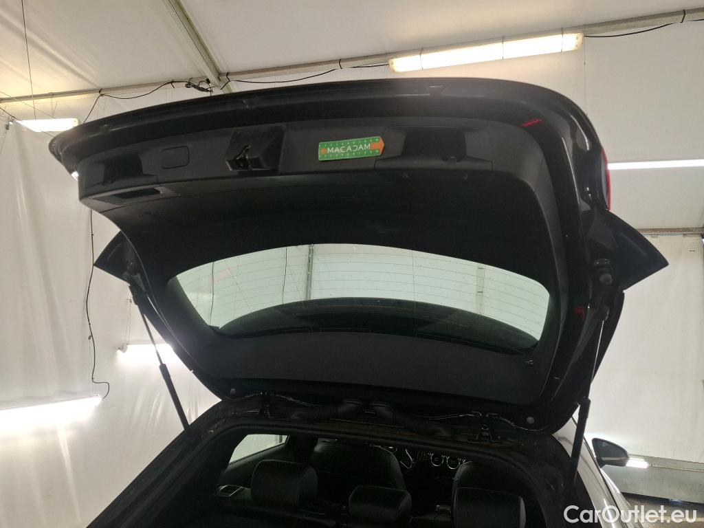  Mercedes  A-Klasse MERCEDES-BENZ Classe A Compact / 2018 / 5P / Berline A 180 Business Line 7G-DCT #28