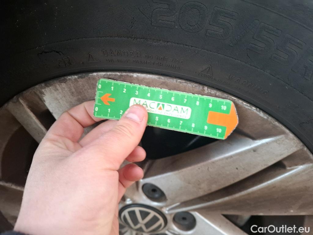  Volkswagen  Golf  VOLKSWAGEN / 2020 / 5P / Berline 1.5 eTSI OPF 150 DSG7 Life 1st #43